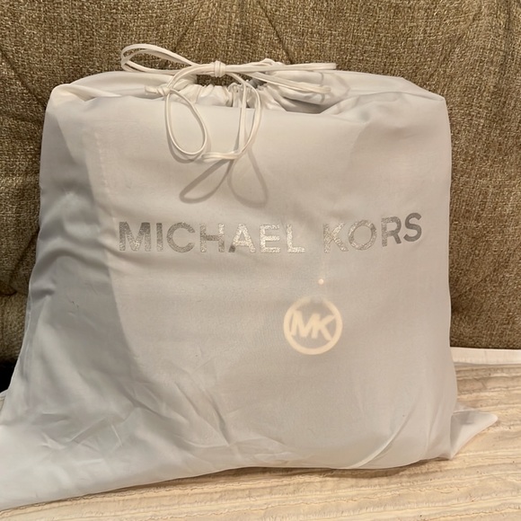 Michael Kors Marina Large drawstring Tote NEW, Authentic - Picture 8 of 8
